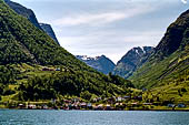 Norvegia, la regione dei fiordi, vedute durante la gita in battello lungo l'Aurlandsfjord e il Noeroyfjord. 